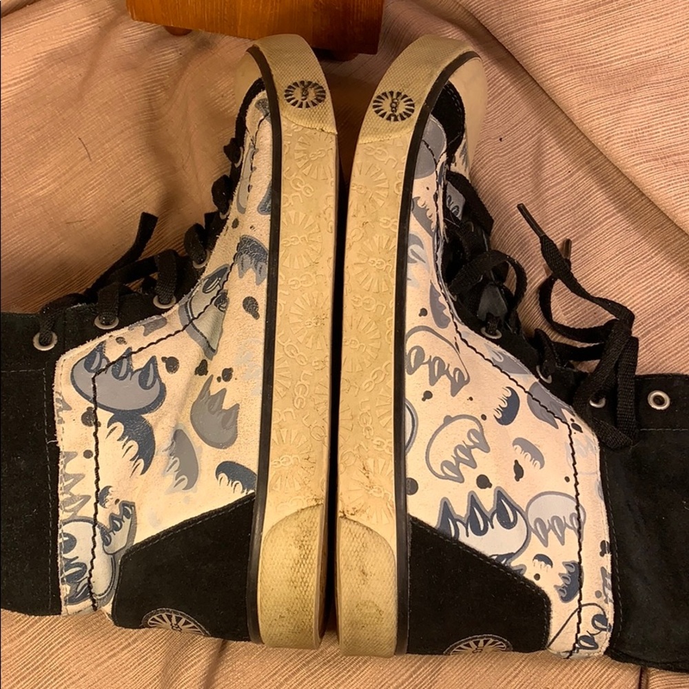 UGG leather worn twice lace up ankle sneakers - Picture 4 of 8